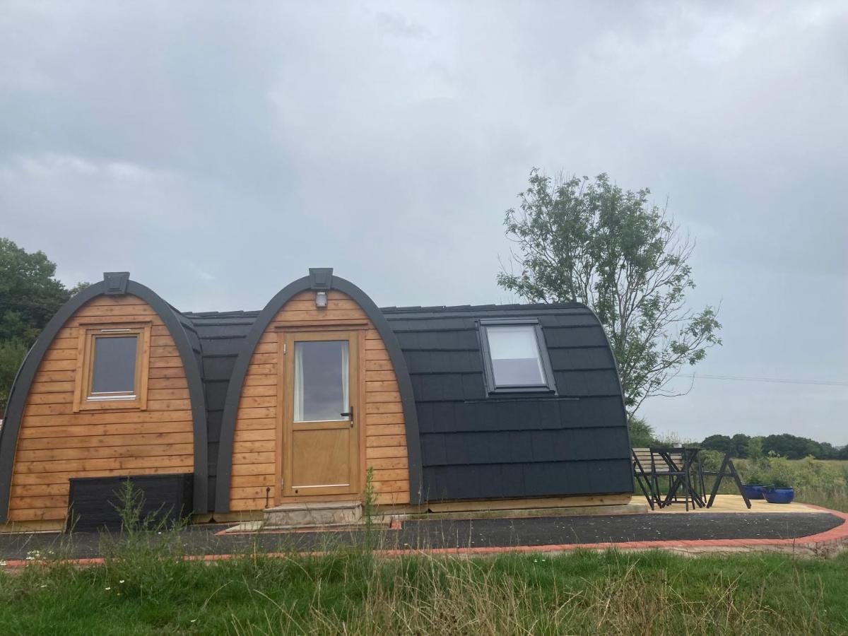 Hedgehog Glamping Pod School House Farm Hotel Leighton  Exterior photo
